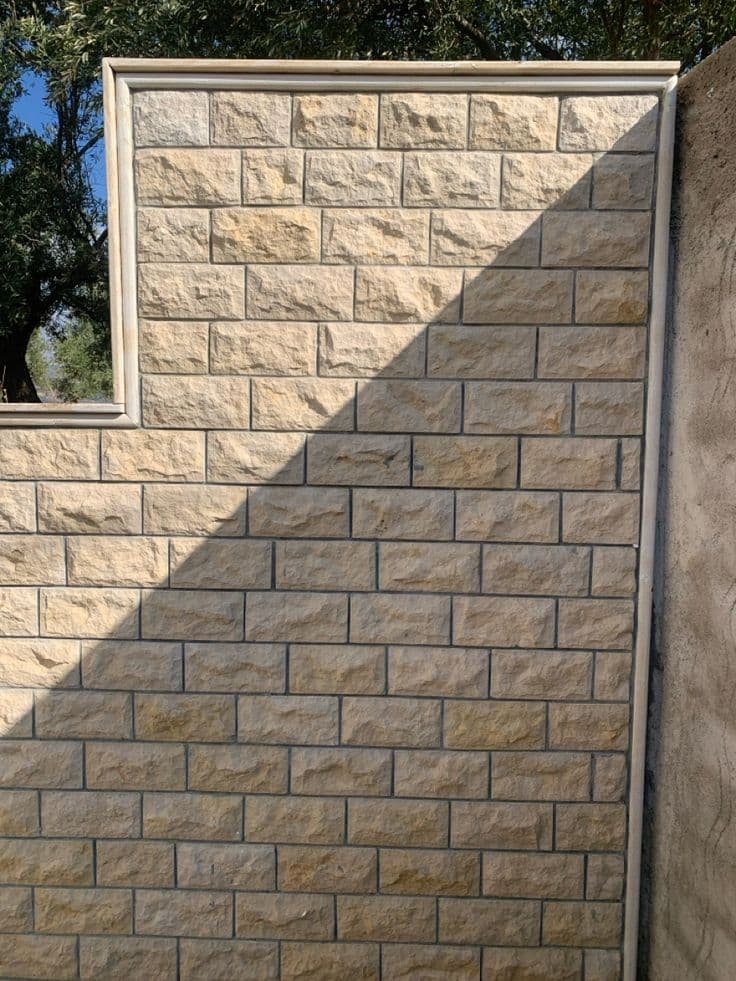Mur de Clôture Paysager - Calcaire Chiselé Doré