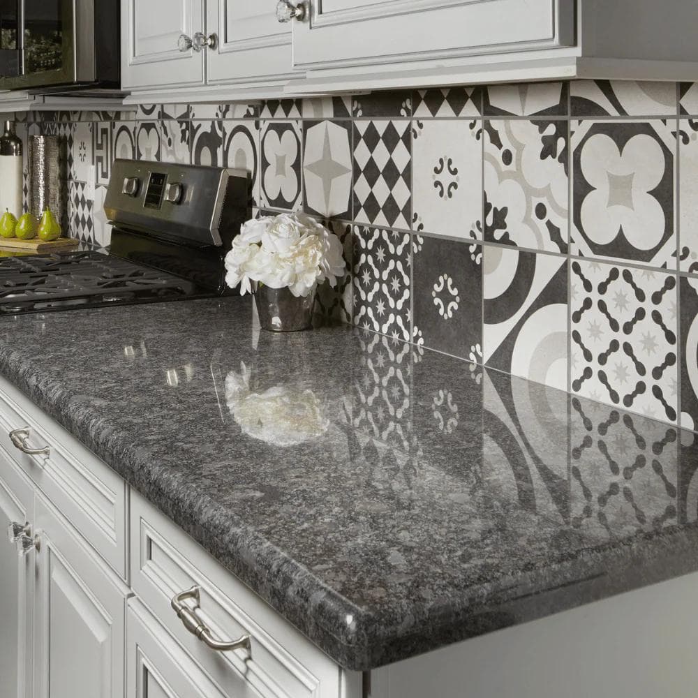 Plan de Travail Granit & Carreaux Patchwork - Granit Gris Poli, Carreaux Ciment Patchwork
